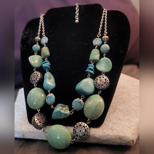 Elegant Turquoise and Silver Necklace